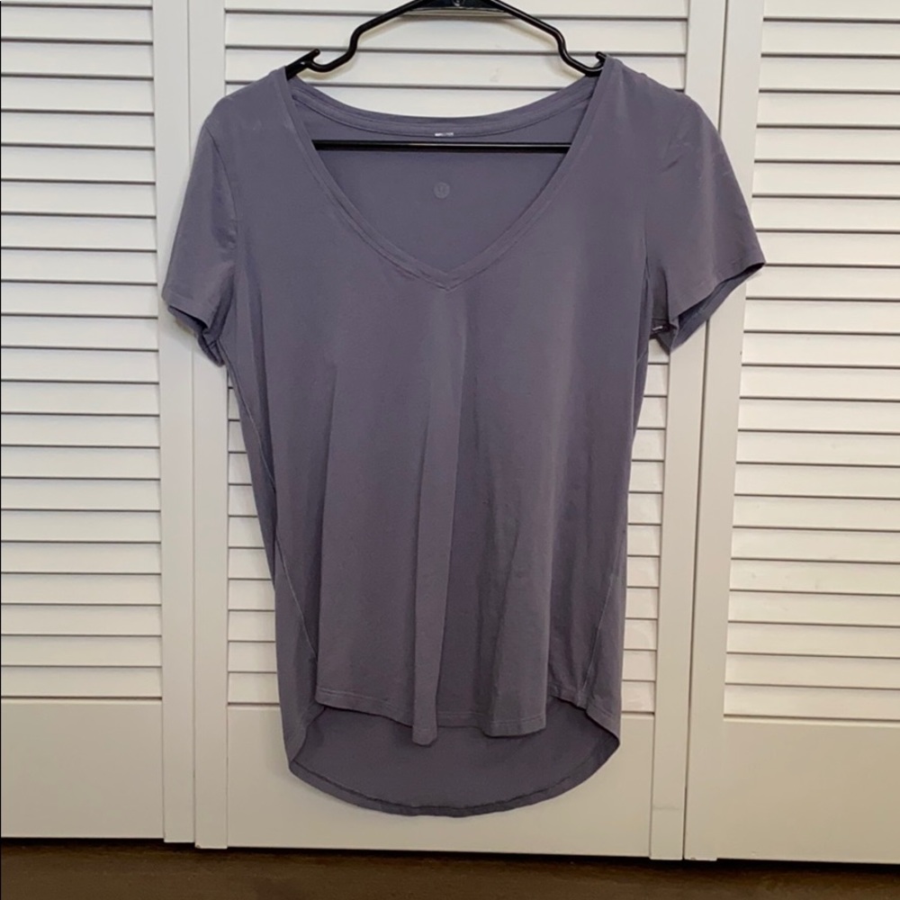 lululemon t-shirt